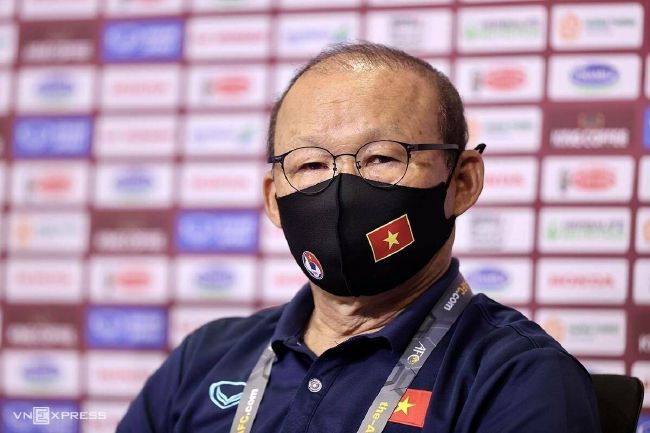据《图片报》主编法尔克和拜仁跟队记者TobiAltschaffl报道，针对赫内斯的言论，卡恩的律师已经向拜仁的老板们发送了一封电子邮件。